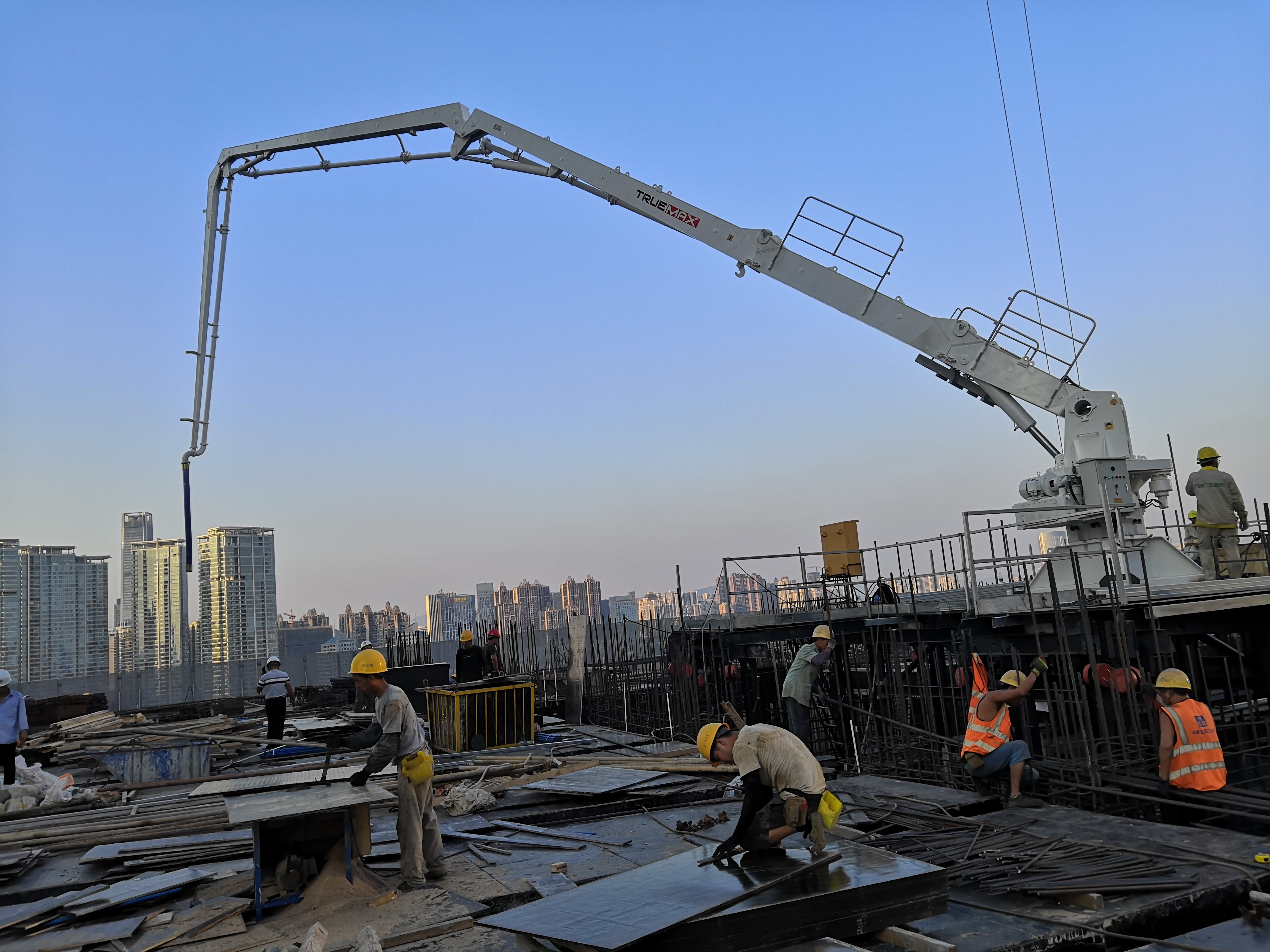 液壓布料機(jī)安裝 液壓布料機(jī)安裝