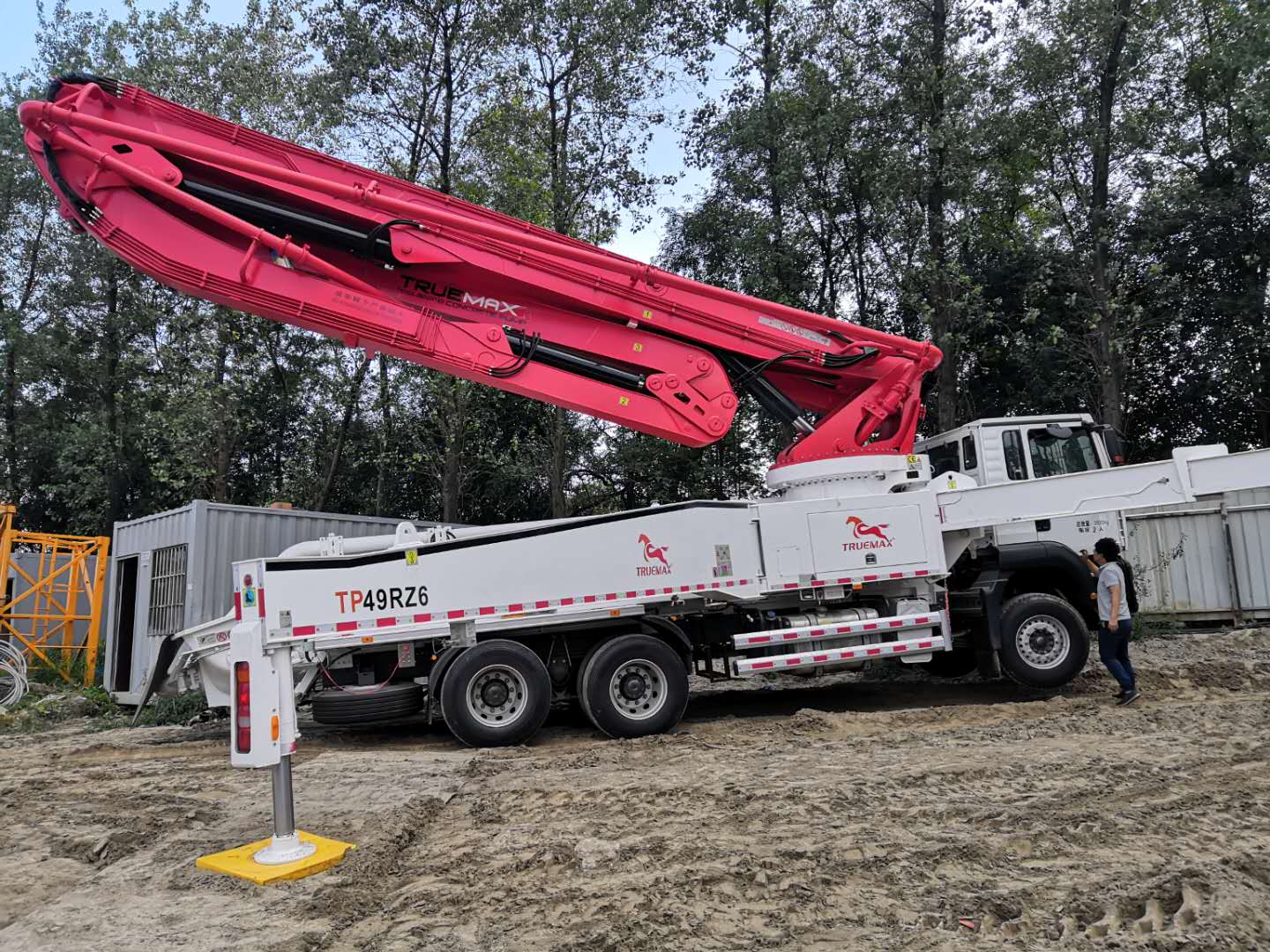 混凝土泵車(chē) 混凝土泵車(chē)