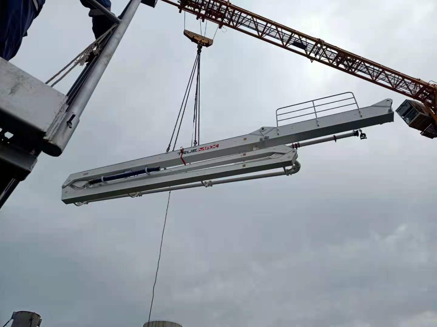 混凝土布料機(jī)安裝 混凝土布料機(jī)安裝